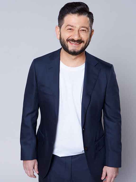Михаил Галустян